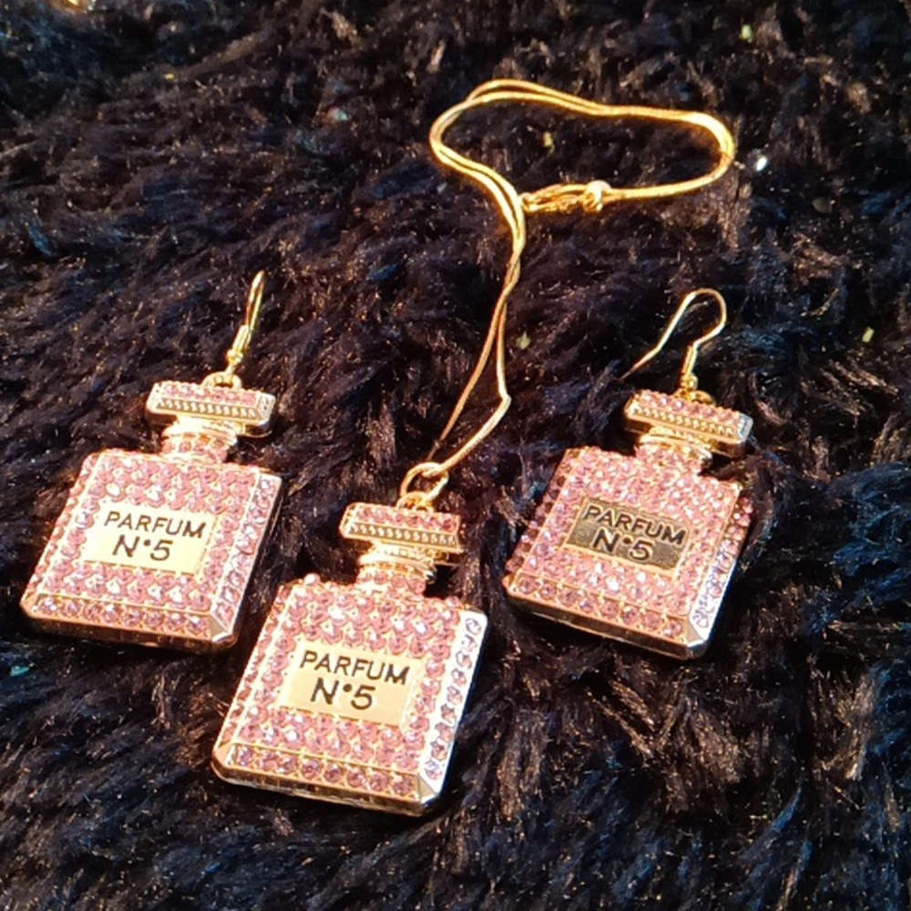 NWT Handmade 3pc LUXURY INSPIRED ✨BLING✨ Necklace & Earrings Set - Picture 15 of 17